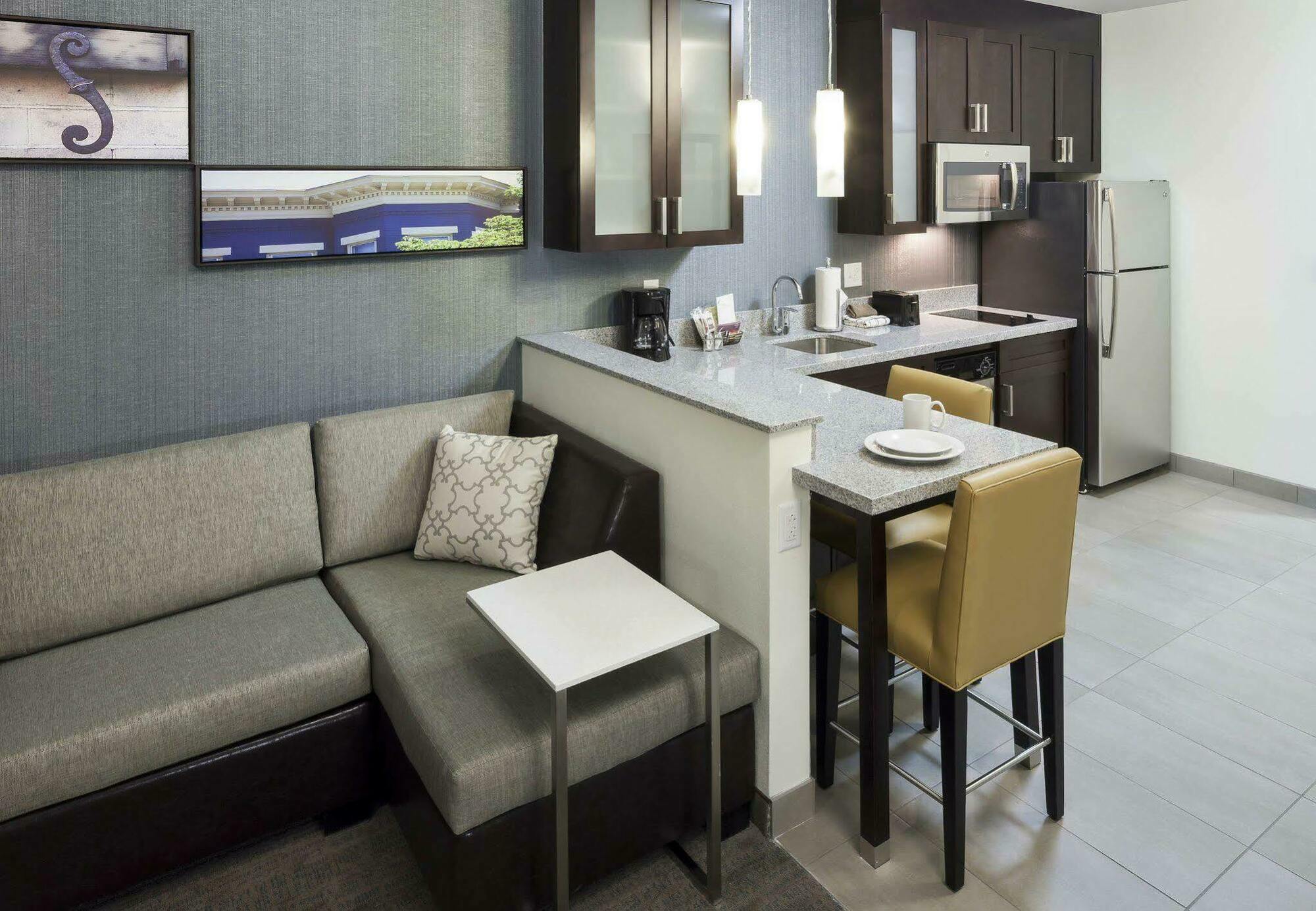 Residence Inn By Marriott Richmond Downtown Екстериор снимка